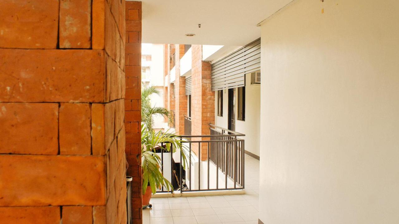 Reddoorz Plus @ Mabolo Cebu Buitenkant foto